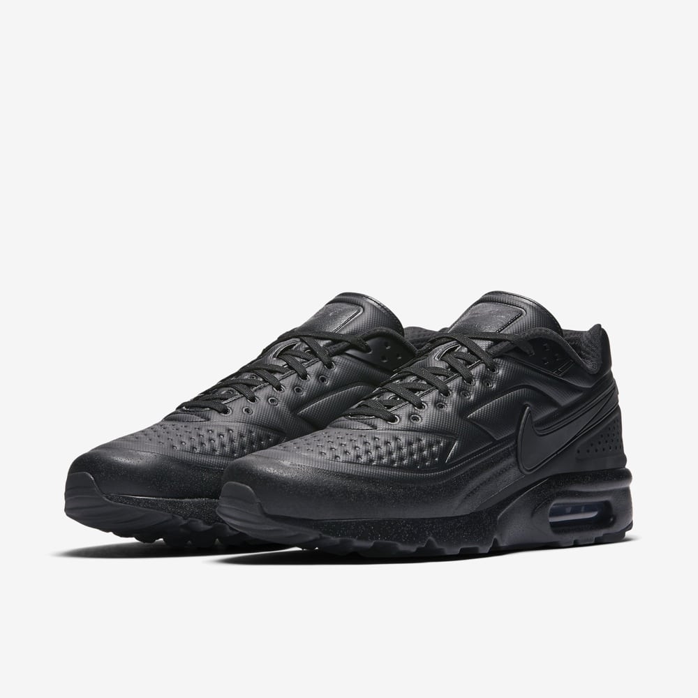 Nike Air Max Ultra SE Triple Black Pack-10