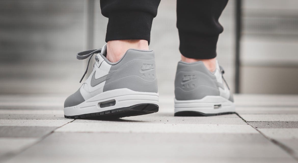 air max 1 wolf grey on feet