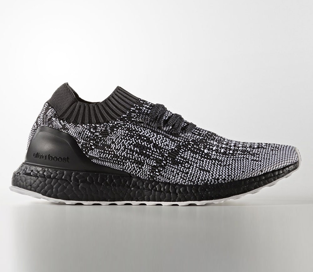 analog yeezy 700 on feet