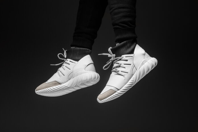 adidas Tubular Doom - White / White - Black