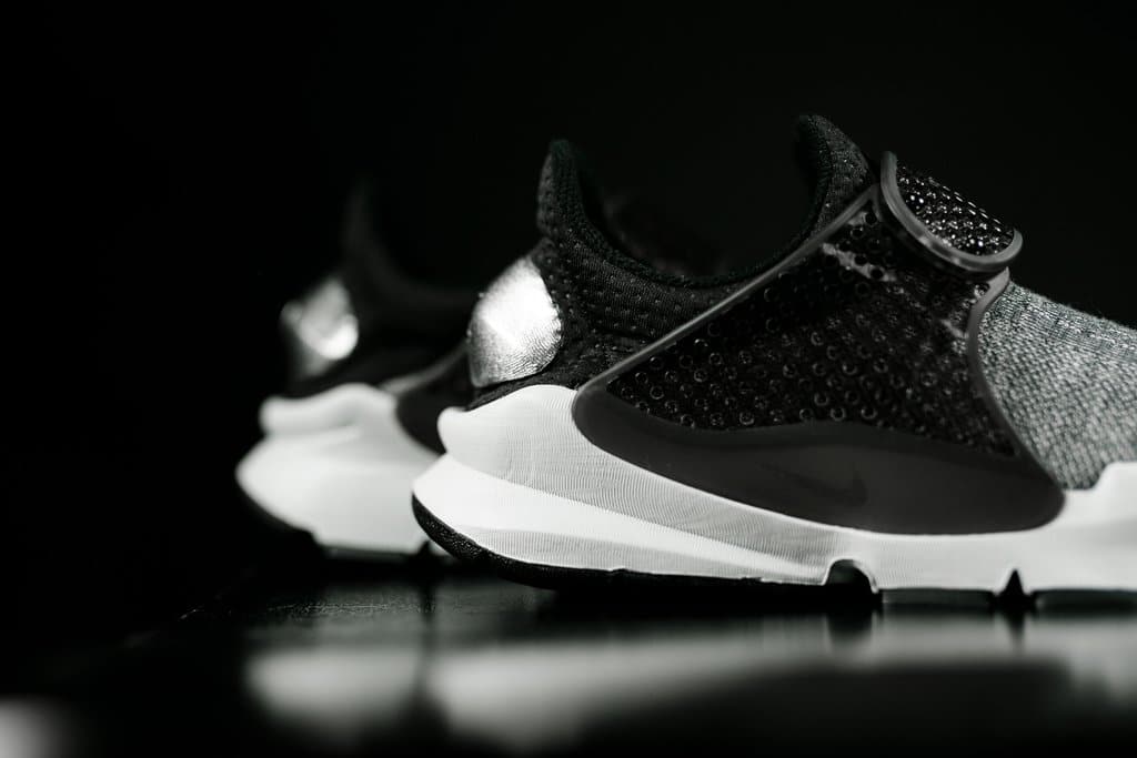 Nike Sock Dart SE Premium Dark Grey Black Pure Platinum-3