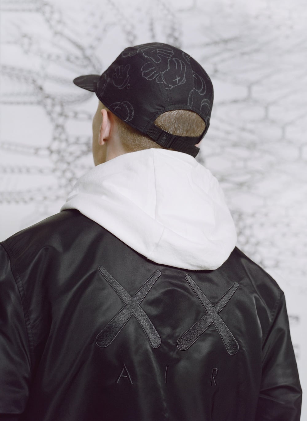 Kolekcja Jordan Brand x KAWS-2