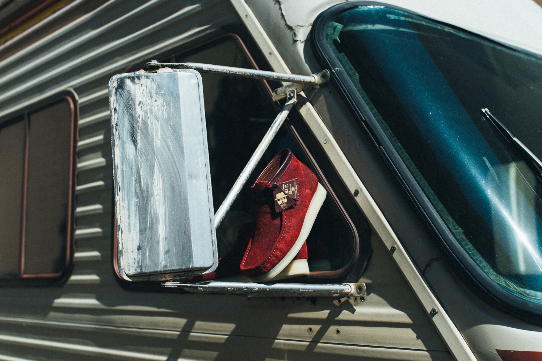 Poczuj sie jak Walter White w butach Bait x Clarks Wallabees2