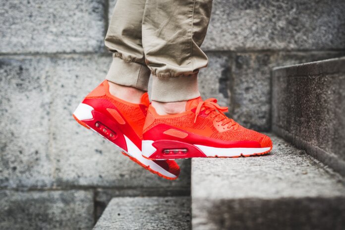 Nike Air Max 90 Ultra 2.0. Flyknit - Bright Crimson Nike Air Max 90 Ultra 2.0. Flyknit - Bright Crimson