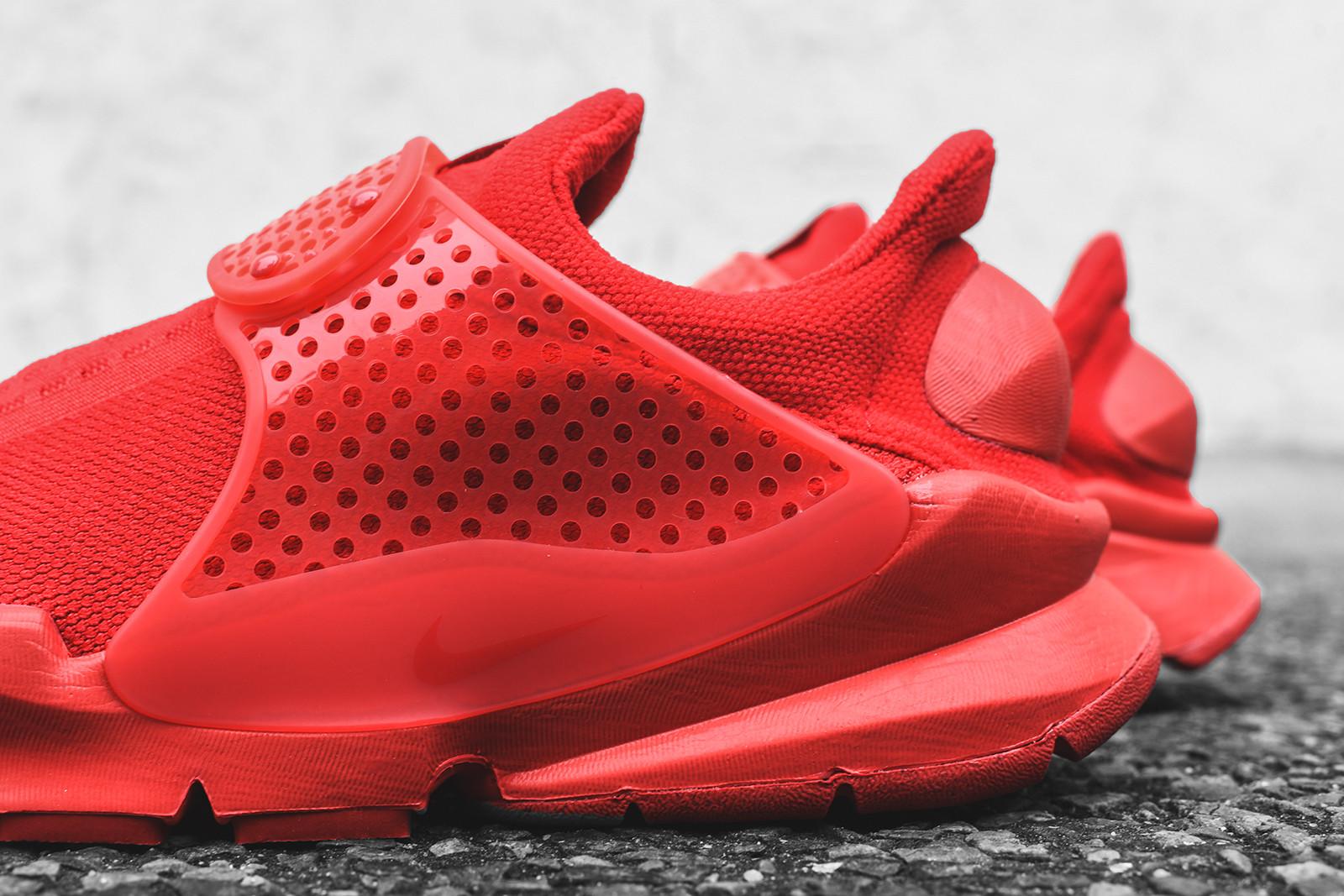 Nike Sock Dart Triple Red-2