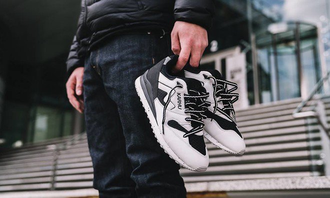 Paavo Nurmi x Karhu Synchron Classic - Black : White Paavo Nurmi x Karhu Synchron Classic - Black : White