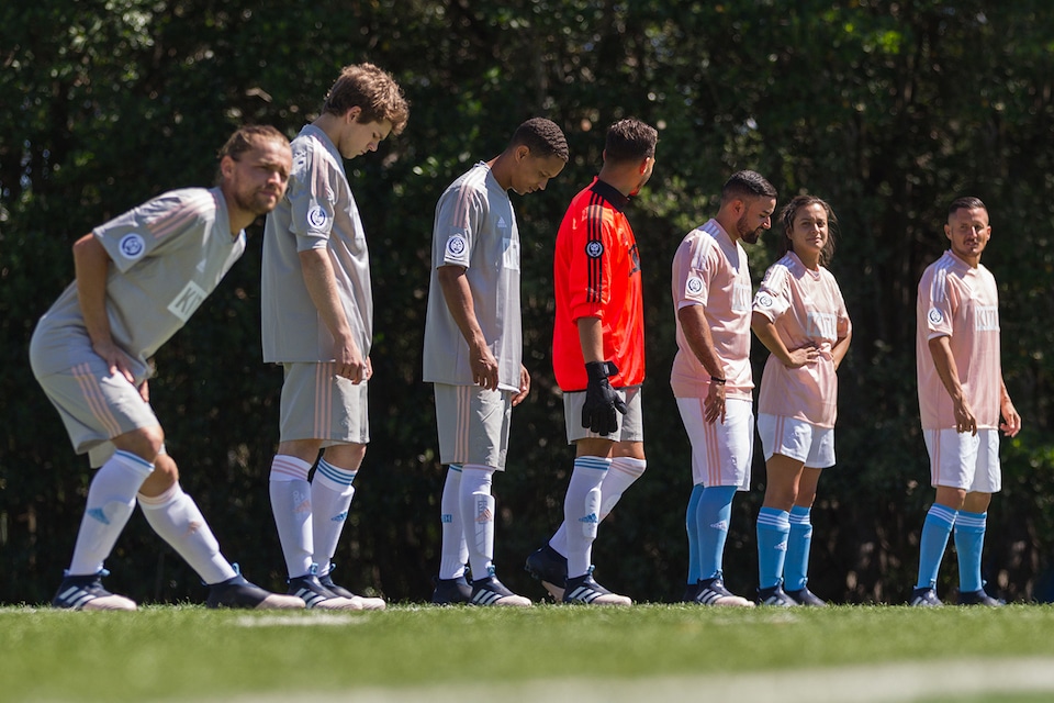 Specjalna piłkarska kolekcja KITH x adidas-10