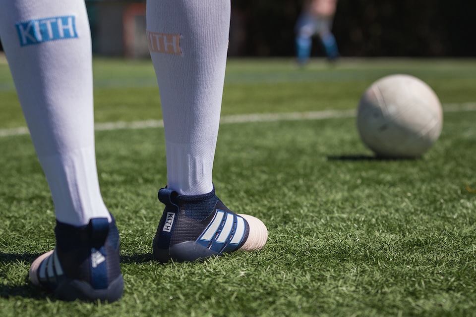 Specjalna piłkarska kolekcja KITH x adidas-12
