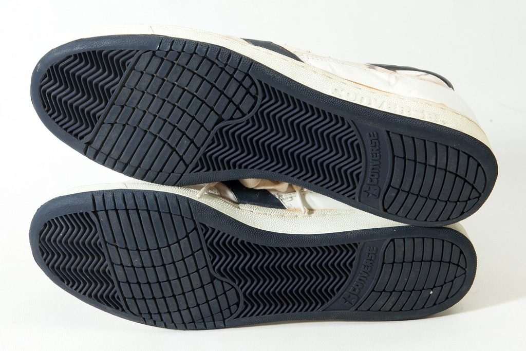 Buty Converse w ktorych gral Michael Jordan na aukcji za 140 tys dolarow-6