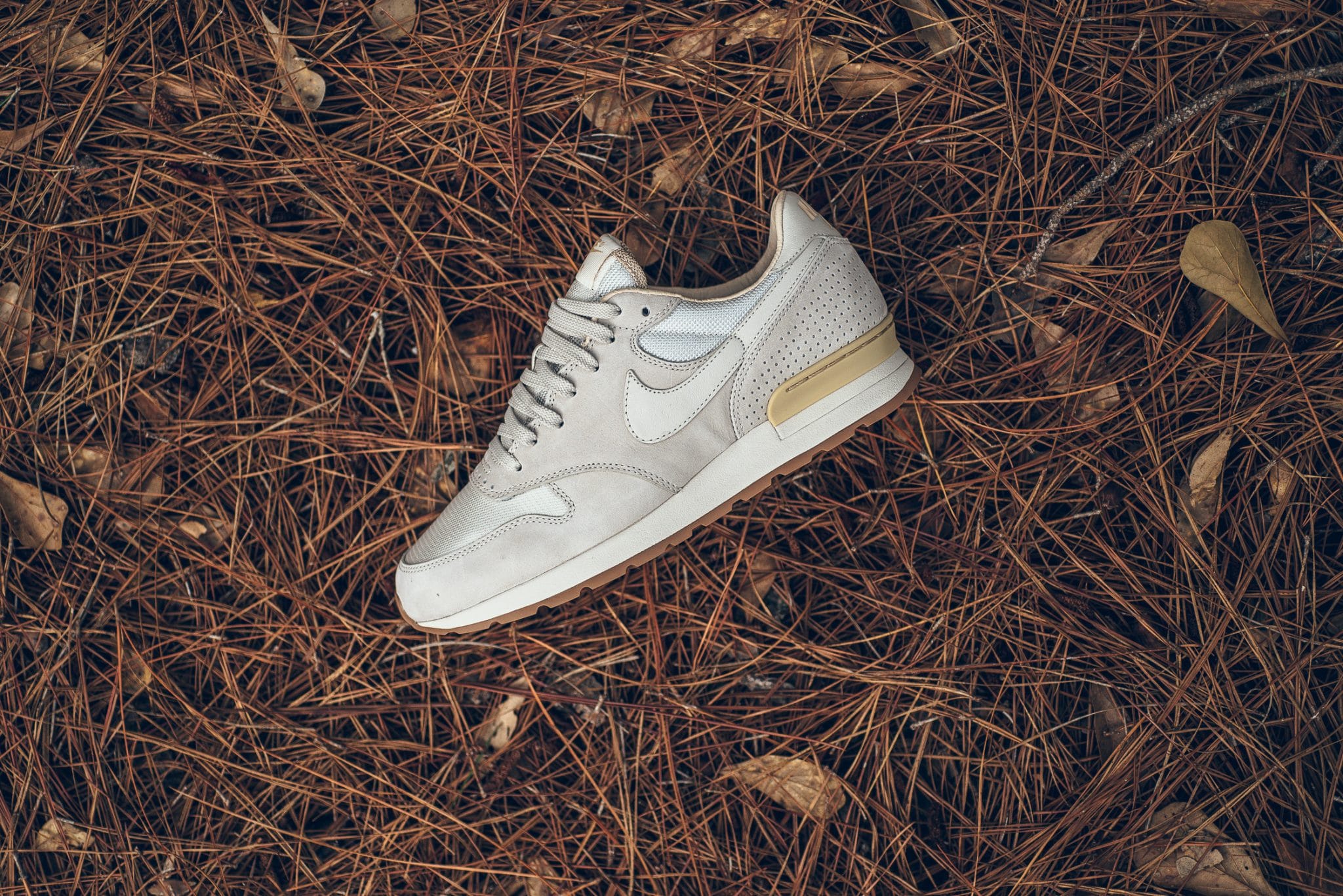 nike zoom live 2 light bone