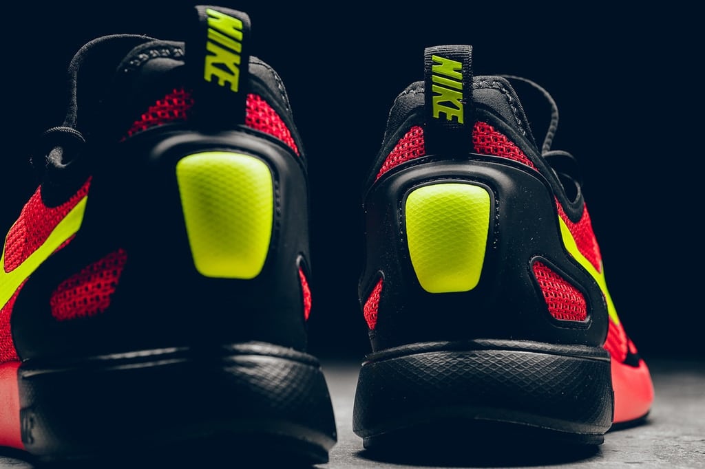 Nike Duel Racer – Bright Crimson : Volt3