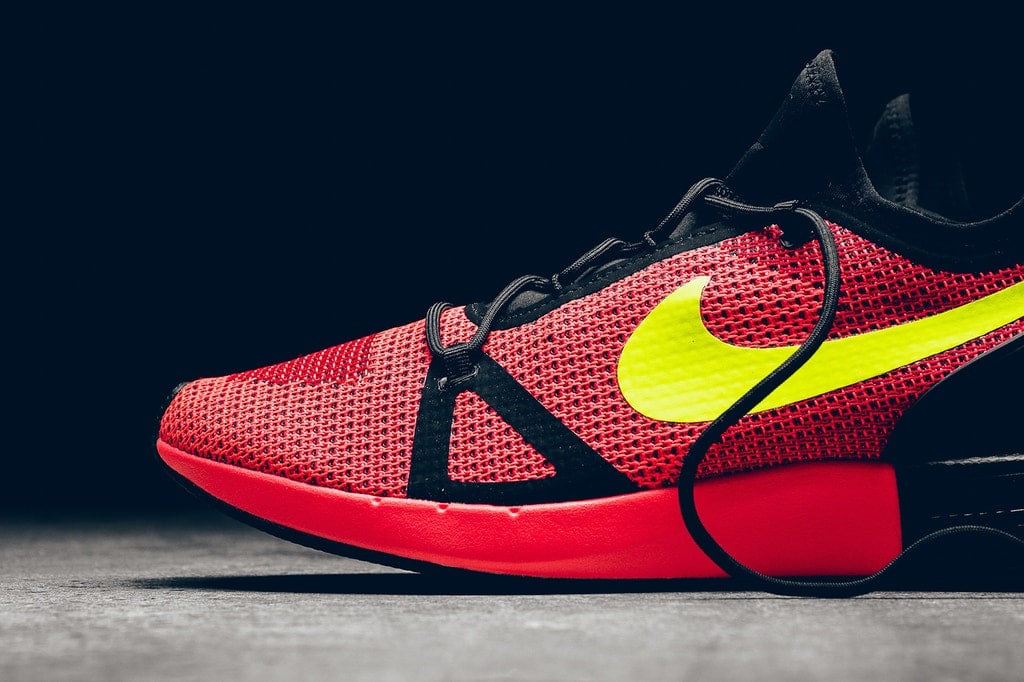 Nike Duel Racer – Bright Crimson : Volt5