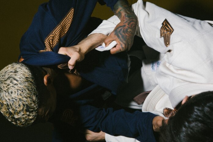 Bodega razem z Albino & Preto oddaja hold Ju-Jitsu Bodega razem z Albino & Preto oddaja hold Ju-Jitsu