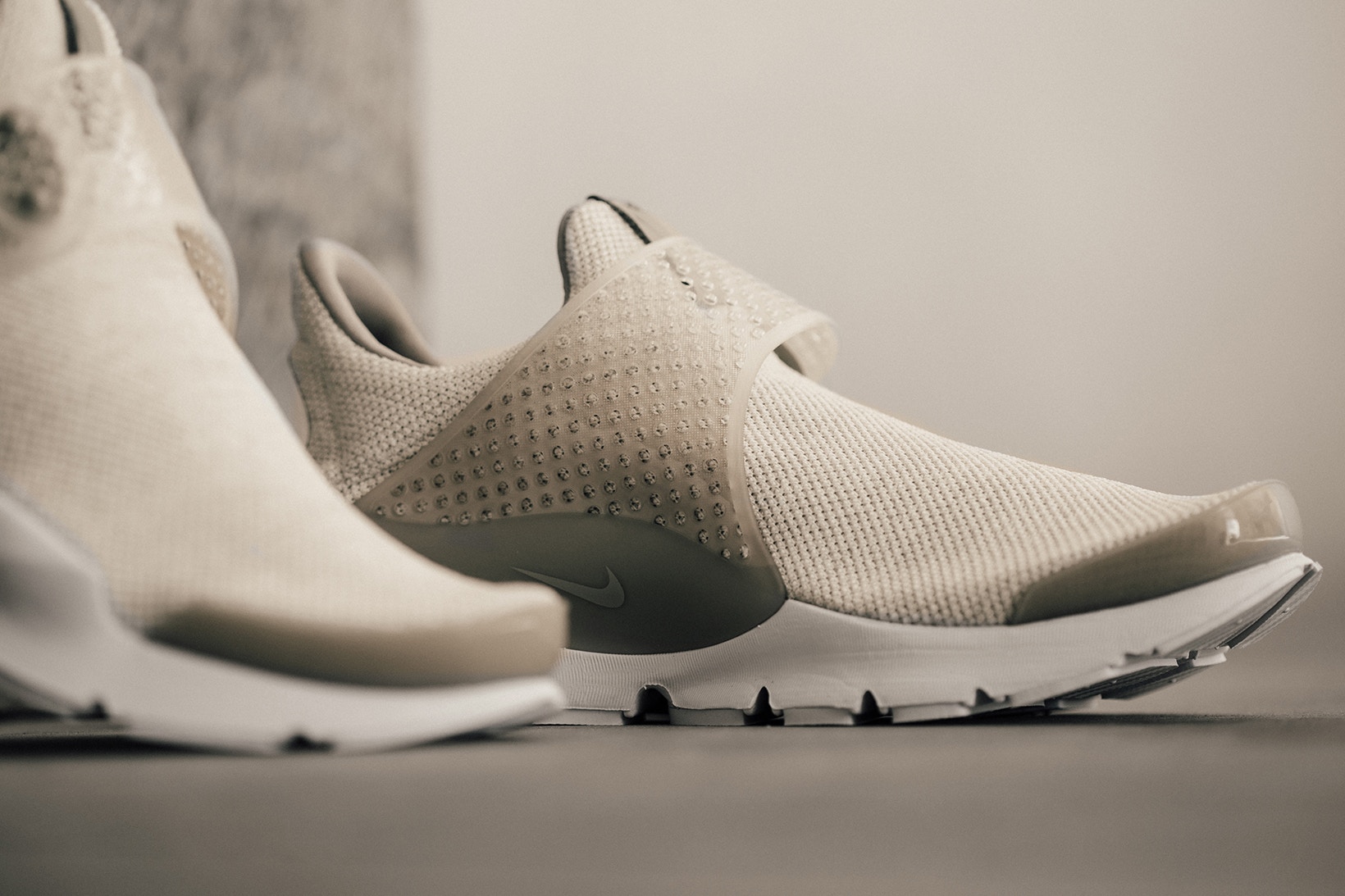 Nike Sock Dart Cobblestone2