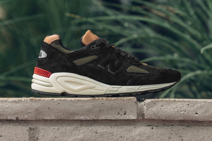 New Balance 990 - Luxury Black : Green New Balance 990 - Luxury Black : Green