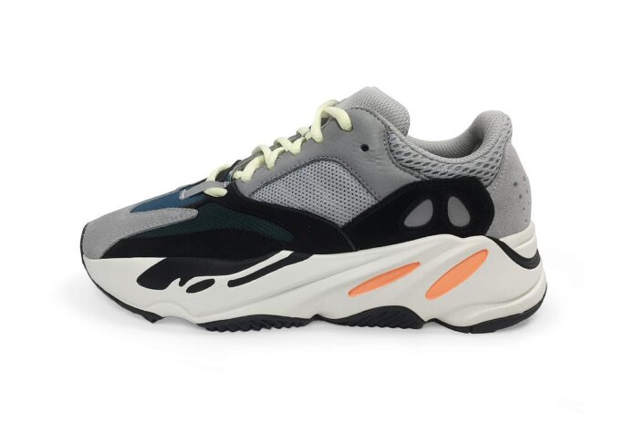 YEEZY Wave Runner 700 - Solid Grey : Chalk White - Core Black YEEZY Wave Runner 700 - Solid Grey : Chalk White - Core Black