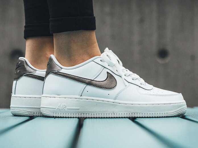 Damskie-Nike-Air-Force-1-Low-White-Metallic-Pewter Damskie Nike Air Force 1 Low - White / Metallic Pewter