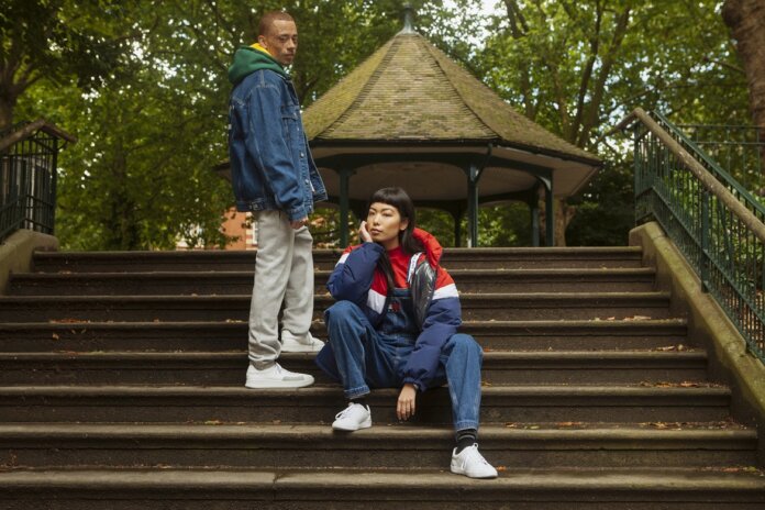 Lookbook-Tommy-Hilfiger-3 TOMMY HILFIGER WRACA Z KOLEKCJĄ INSPIROWANĄ LATAMI ’90!