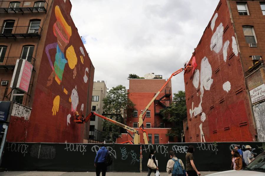 Nie jeden a dwa murale Os Gemeos w Nowym Jorku-3