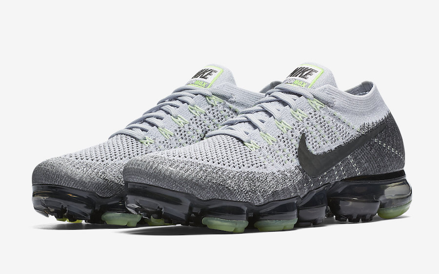 Nike Air VaporMax Heritage Neon-4