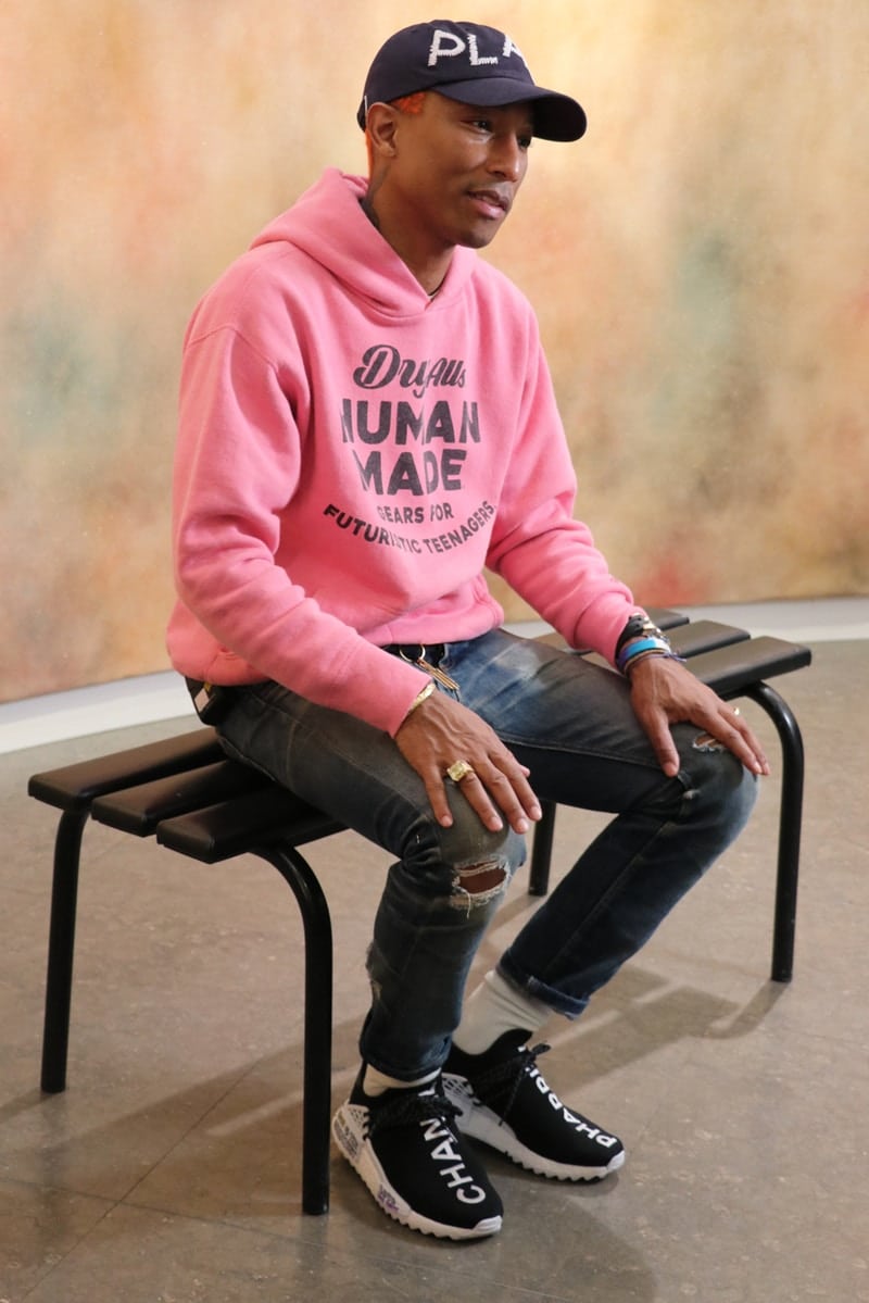 Pharrell Williams w modelu Chanel x adidas Originals HU NMD5