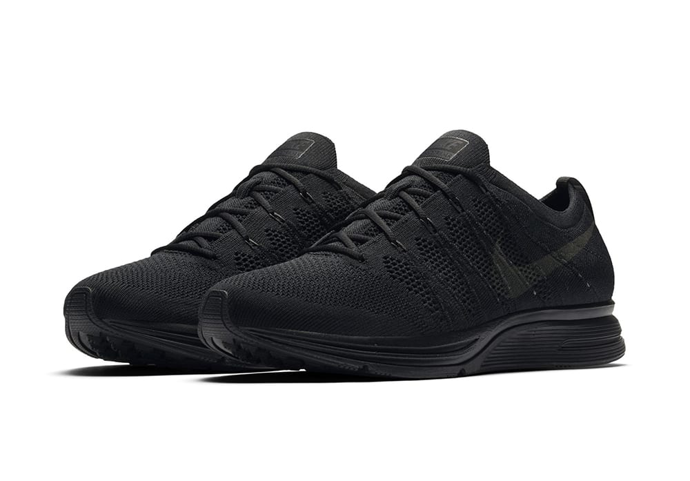 nike flyknit trainer triple black-3