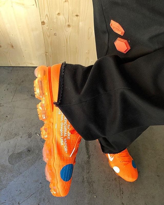 off-white x nike air vapormax orange 3
