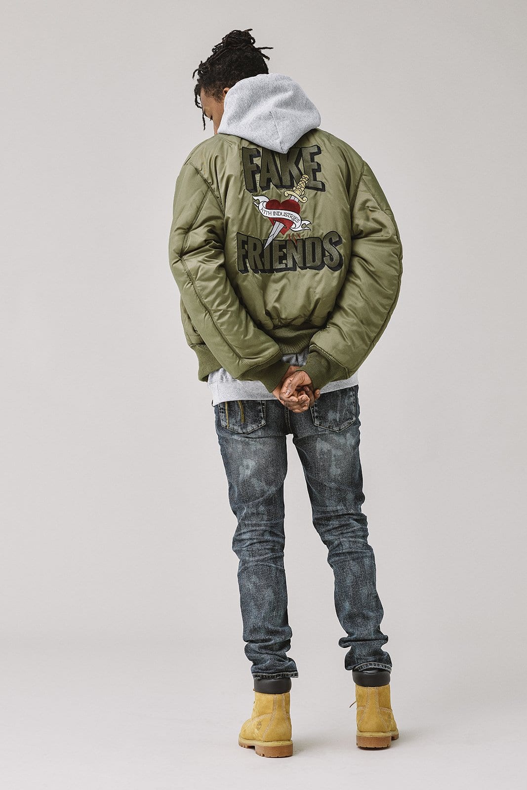 KITH prezentuje kolekcje inspirowana militarnymi klimatami5