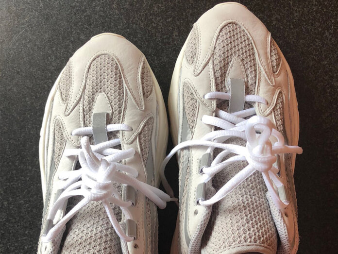 adidas Yeezy 700 V2 adidas Yeezy 700 V2