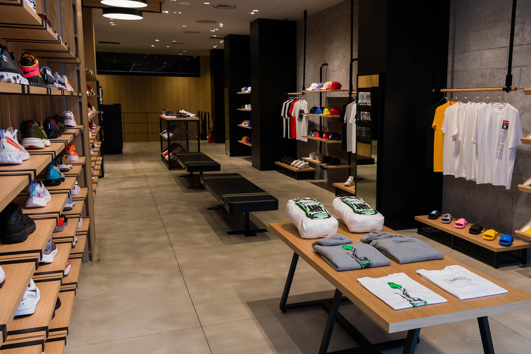 sklep undefeated Harajuku Meiji-Dori store-2