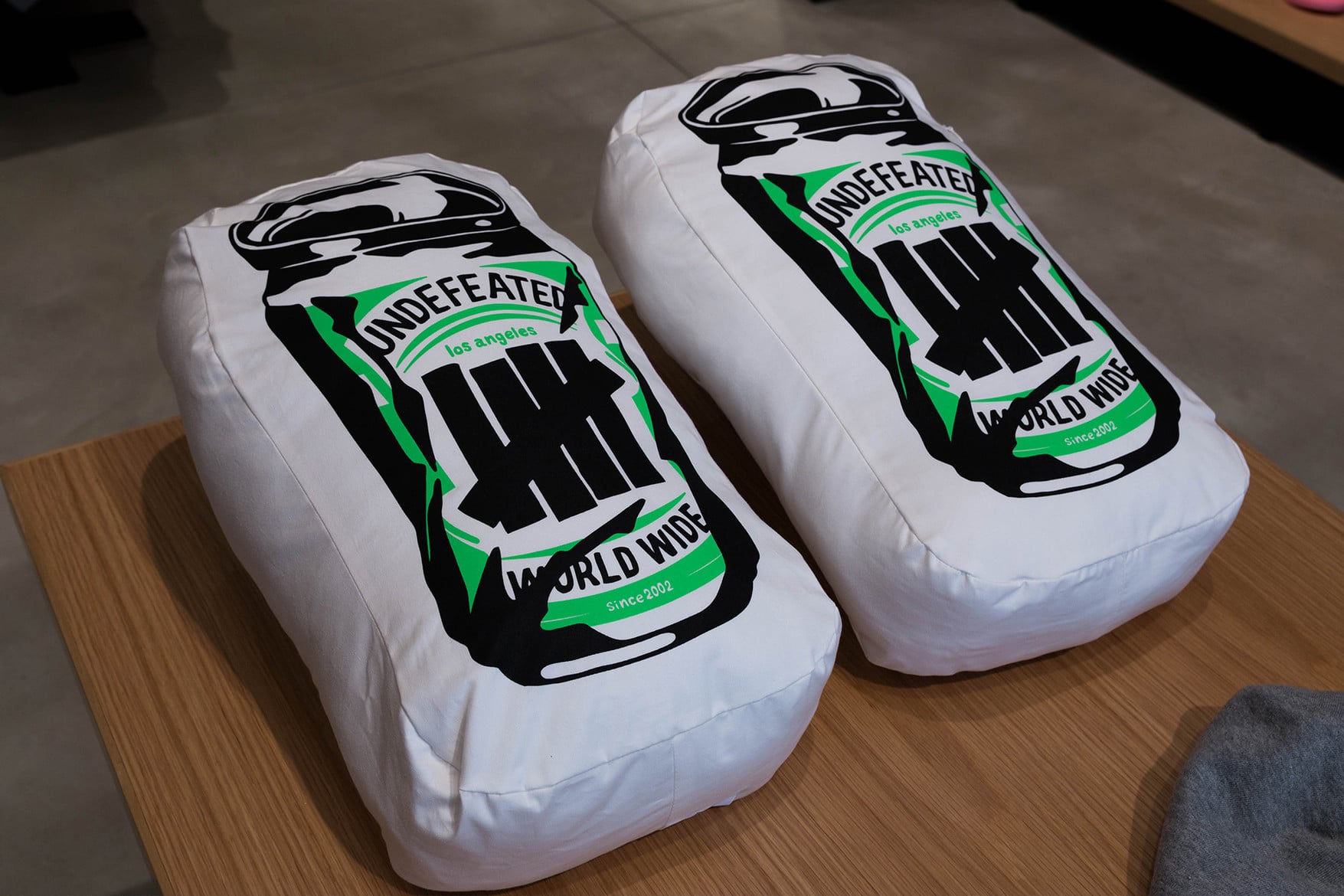sklep undefeated Harajuku Meiji-Dori store-6