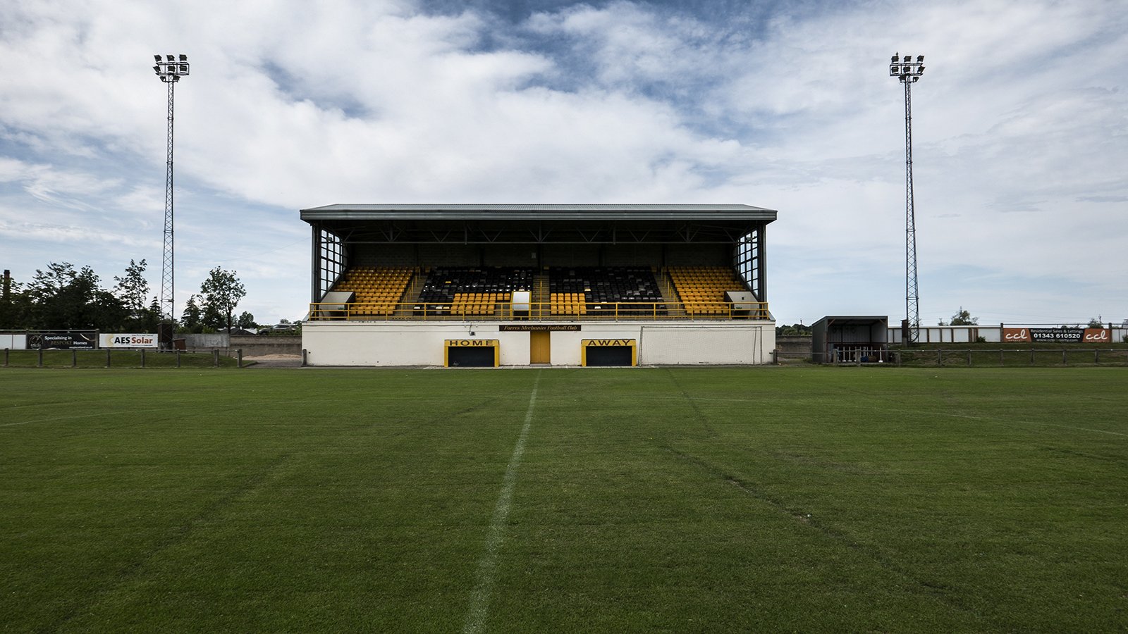 Hanon x Hummel Standing Only Football Pack-12