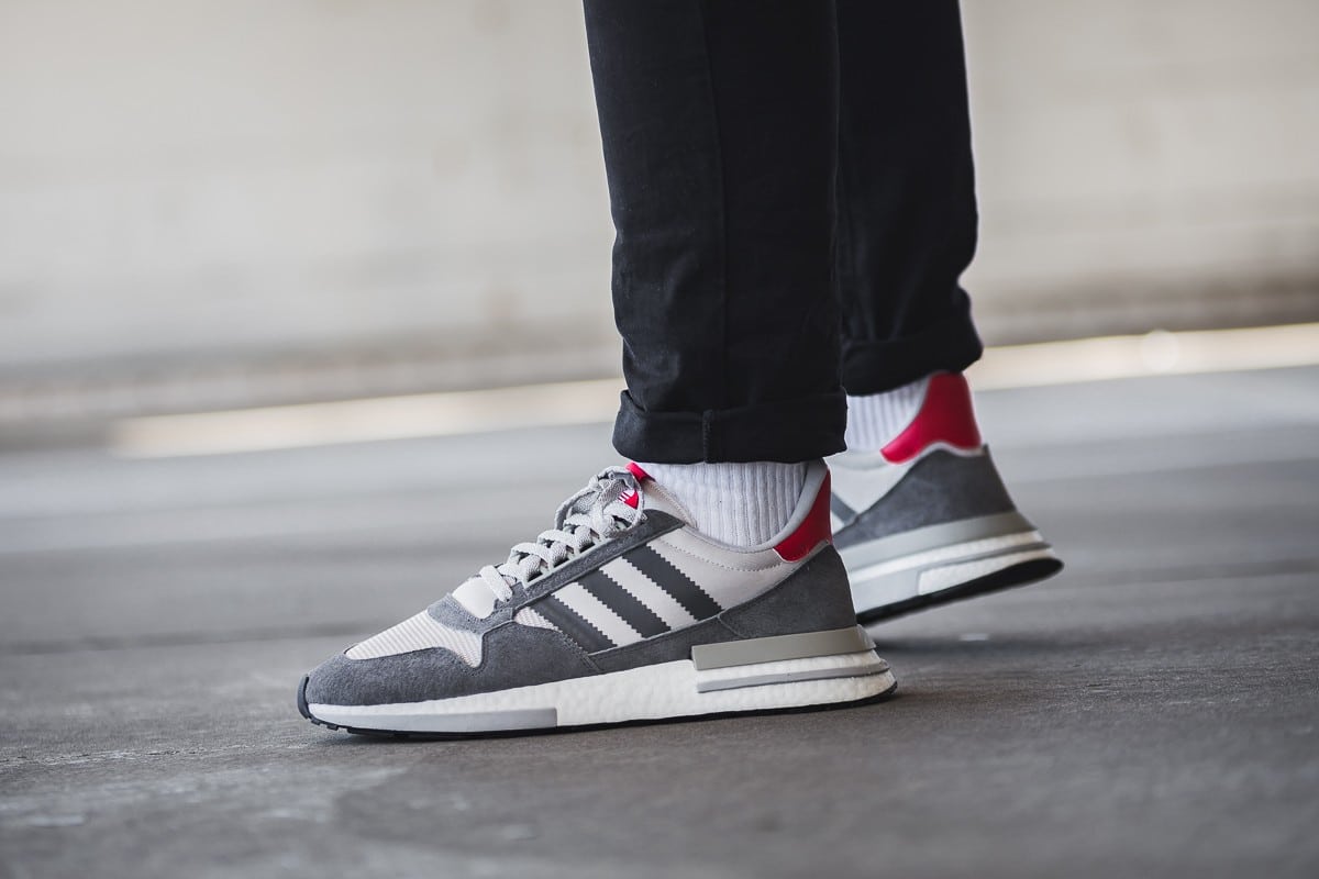 afew-store-sneaker-adidas-zx-500-rm-grey-four-white-scarlet-367