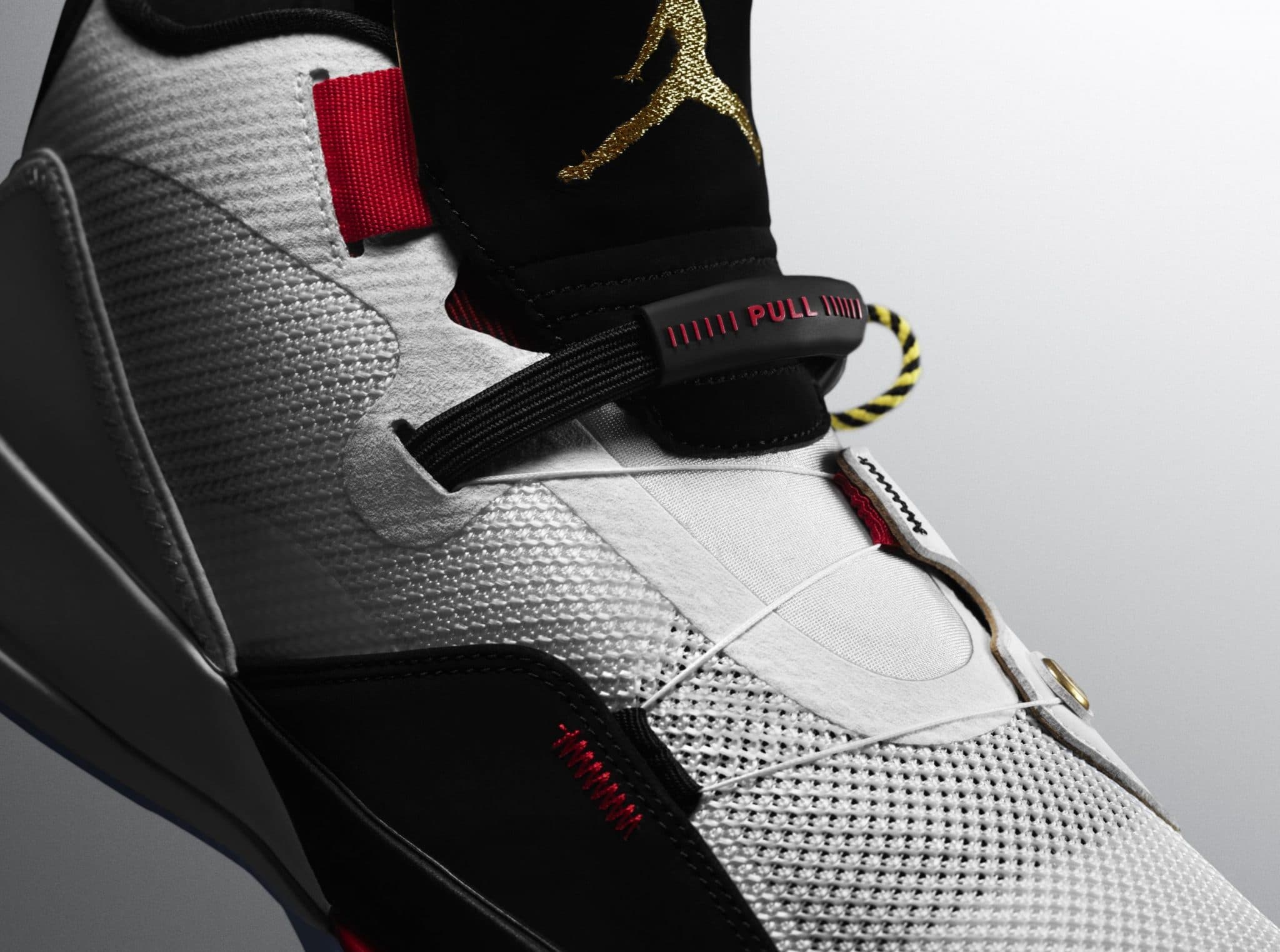 Air Jordan 33 Future of Flight White Metallic Gold Black Vast Grey AQ8830-100 4