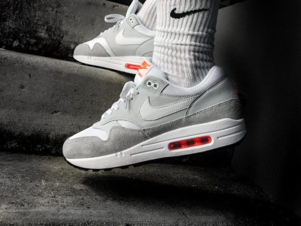 nike-air-max-87-pure-platinum-total-orange-AT0043-001-4-600×450