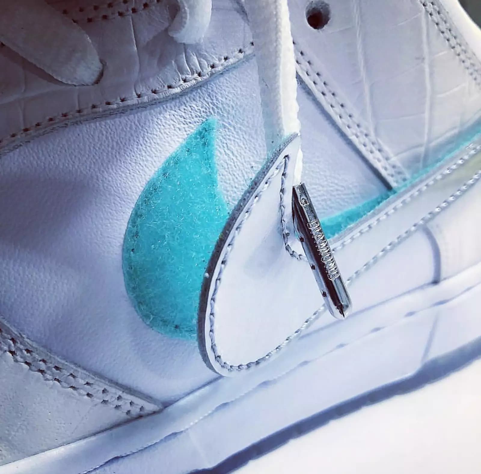 Diamond Supply Co x Nike SB Dunk Low White Diamond-2