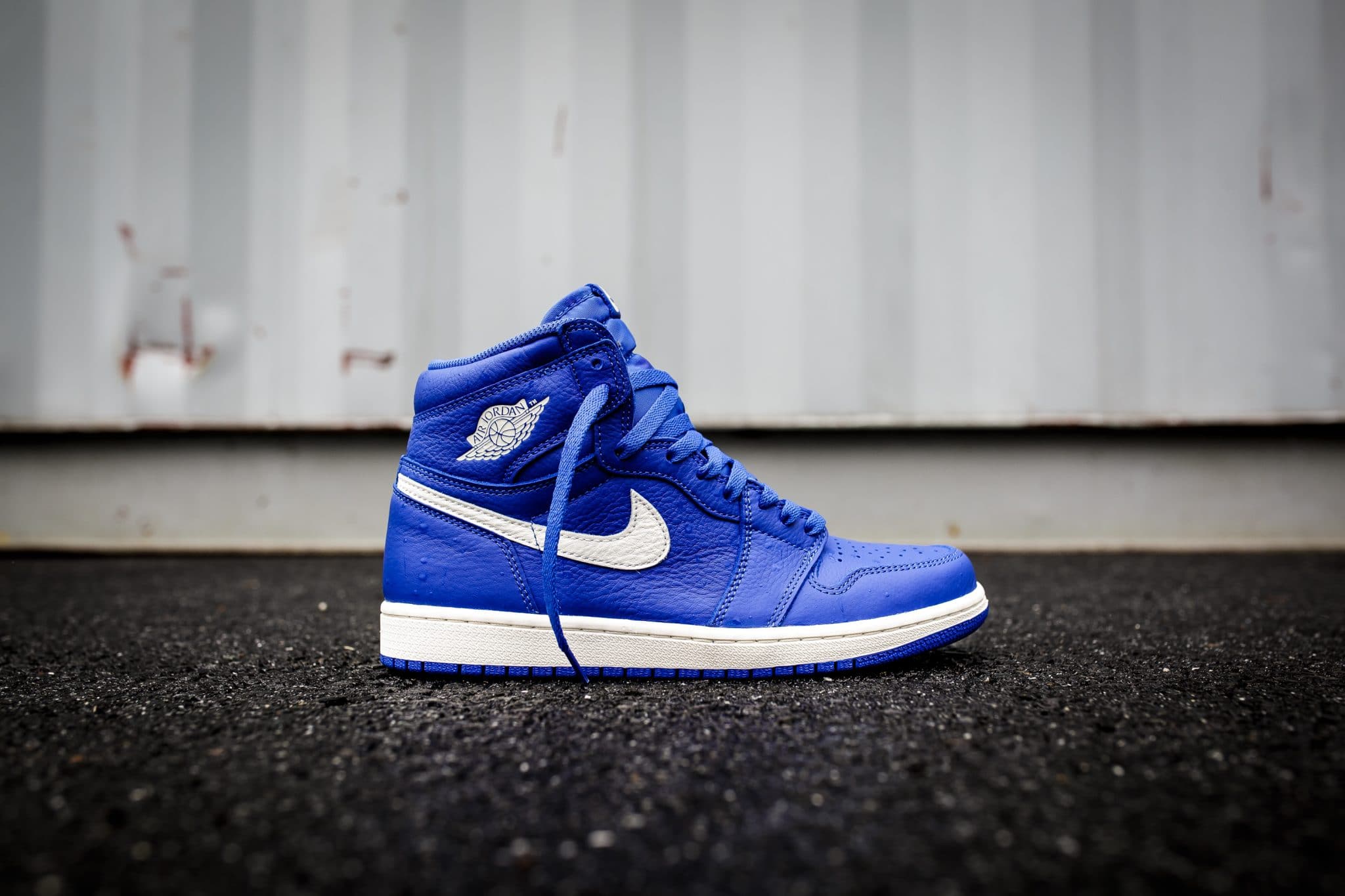 air-jordan-1-retro-high-og-555088-401-2