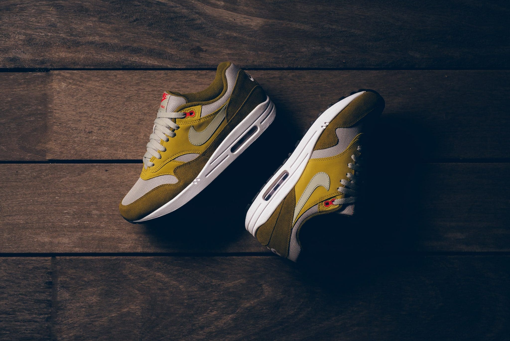 Nike_Air_Max_1_Premium_Retro_Olive_Flak_Spruce_Fog_908366-300_sneaker_politics_9