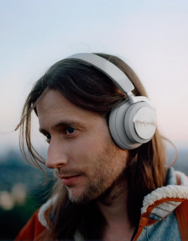 RIMOWA x Bang Olufsen Limited Edition Beoplay H9i 4