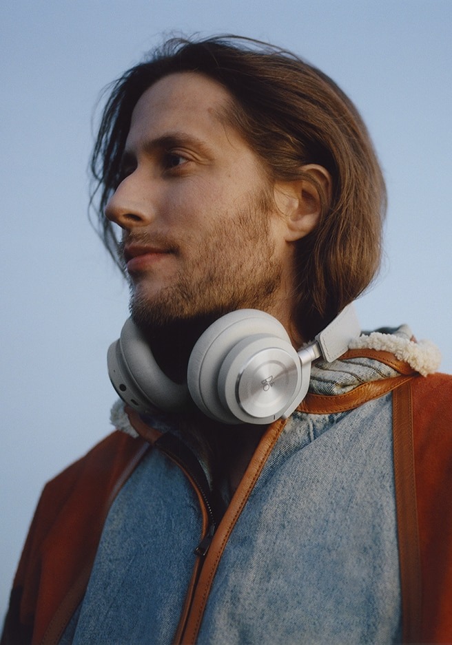 RIMOWA x Bang Olufsen Limited Edition Beoplay H9i 5