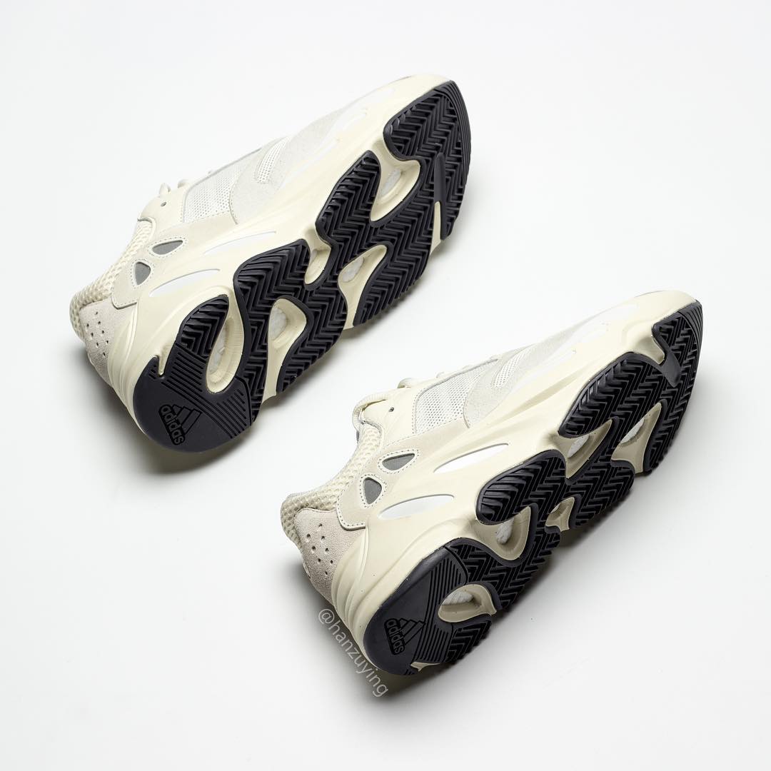 adidas Yeezy Boost 700 Analog EG7596 5