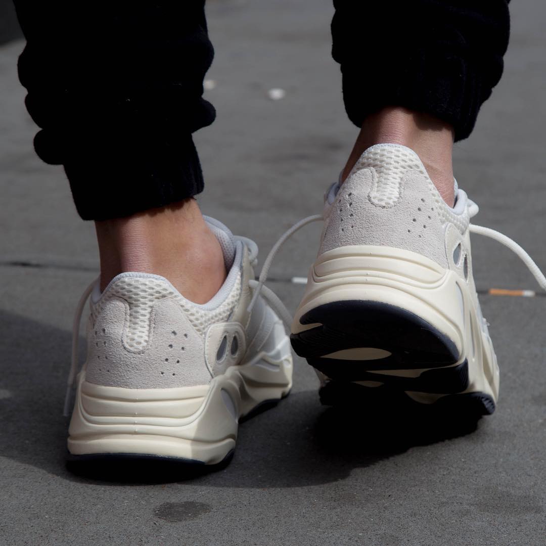 adidas Yeezy Boost 700 Analog EG7596 9