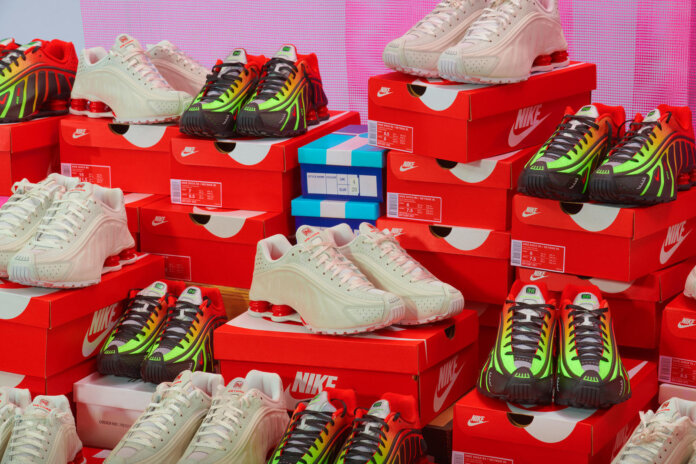 Neymar Jr x Nike Shox R4 Neymar Jr x Nike Shox R4