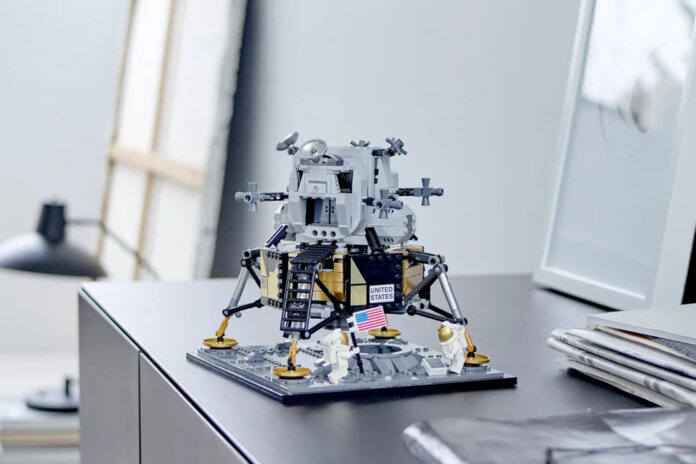 LEGO x NASA Apollo 11 LEGO x NASA Apollo 11