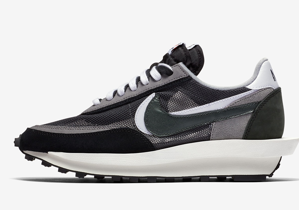 sacai x Nike LDWaffle Black White BV0073-001 2