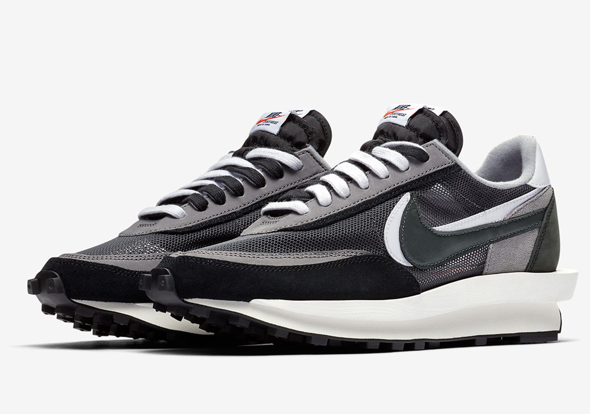 sacai x Nike LDWaffle Black White BV0073-001 4
