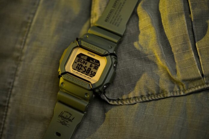 Herschel Supply Co x Casio G-Shock GLX5600-1 Herschel Supply Co x Casio G-Shock GLX5600-1
