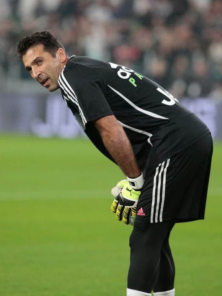 adidas x Palace x Juventus Turyn 6