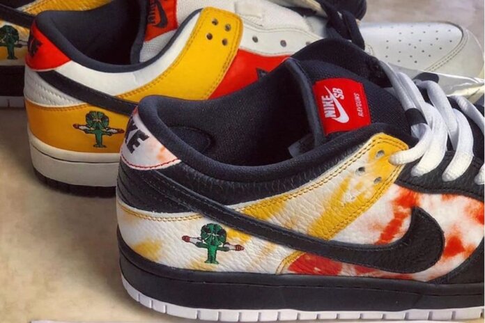 Nike SB Dunk Low Tie-Dye Raygun Nike SB Dunk Low Tie-Dye Raygun