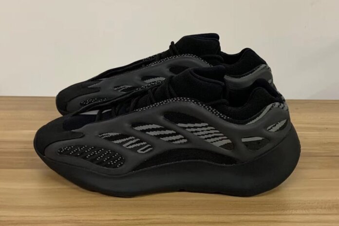 adidas Yeezy 700 V3 Black